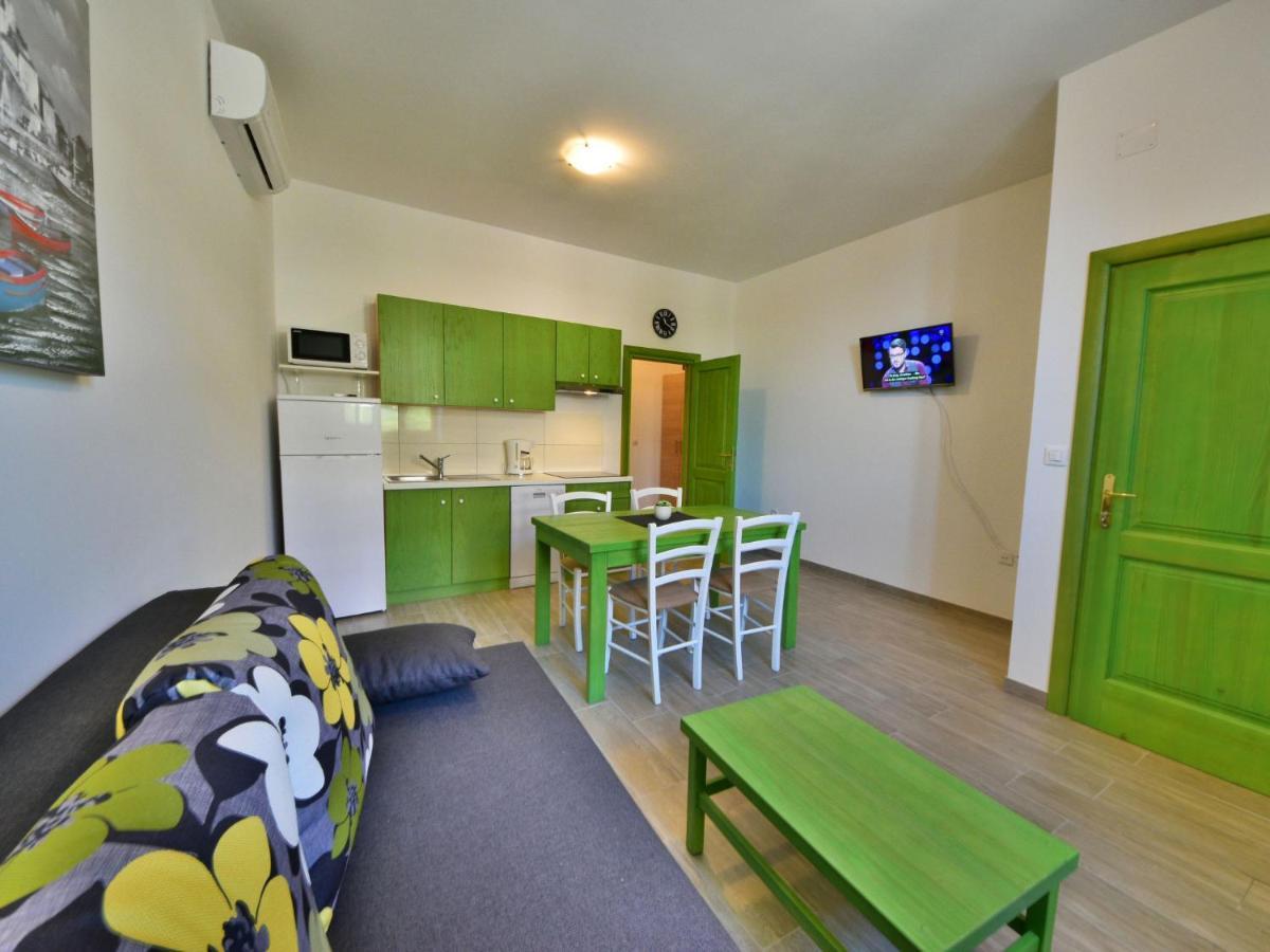 Val-1 By Interhome Apartment *